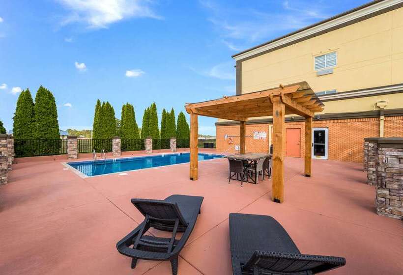 هتل Clarion Pointe Madisonhuntsville