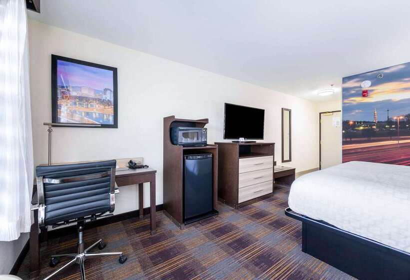 هتل Clarion Pointe Madisonhuntsville