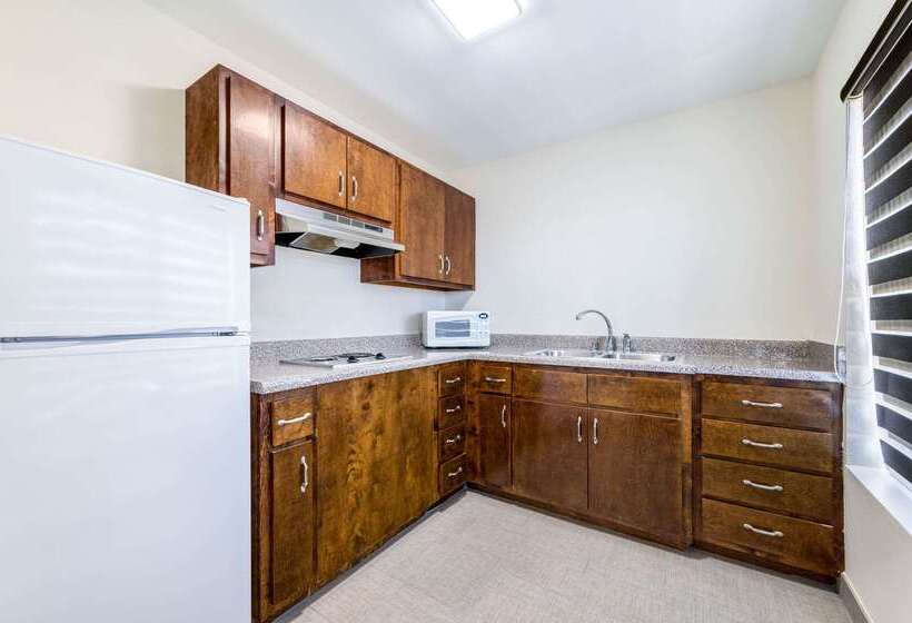 هتل Clarion Pointe Madisonhuntsville