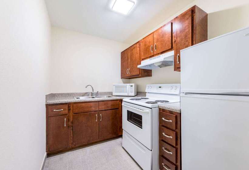 هتل Clarion Pointe Madisonhuntsville