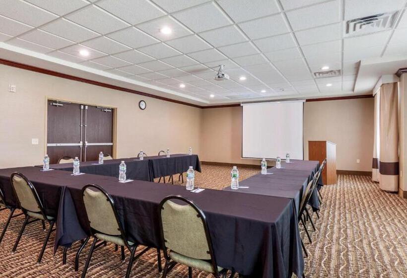 هتل Comfort Inn Ploverstevens Point