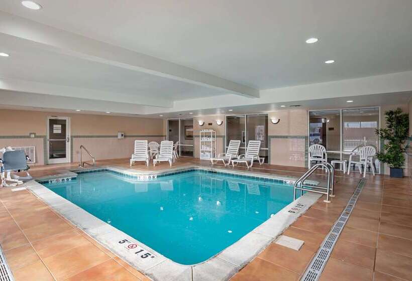 هتل Comfort Suites Foley  North Gulf Shores