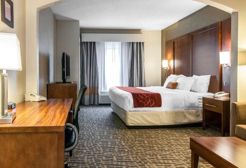 هتل Comfort Suites