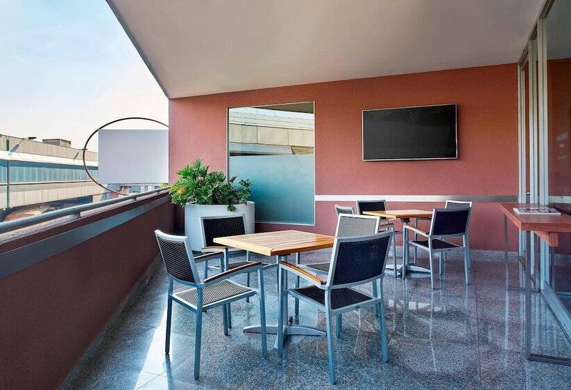 هتل Courtyard By Marriott Mexico City Airport