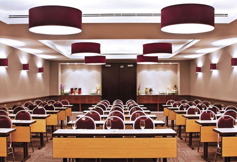 هتل Courtyard By Marriott Mexico City Airport