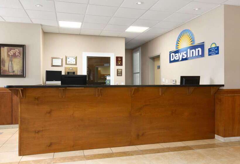 هتل Days Inn By Wyndham Chetwynd