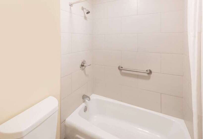 فندق Days Inn By Wyndham Madison