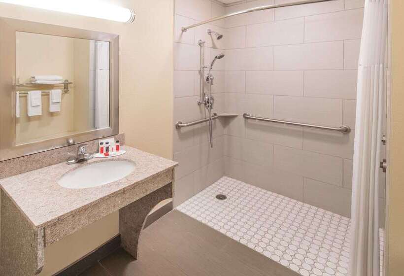 فندق Days Inn By Wyndham Madison