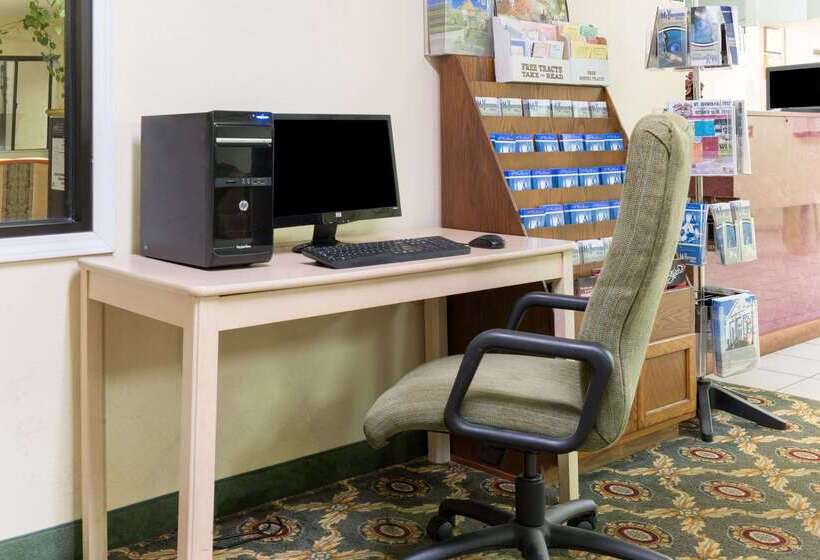 هتل Days Inn By Wyndham Mount Vernon
