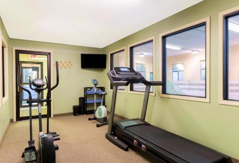 هتل Days Inn By Wyndham Mount Vernon