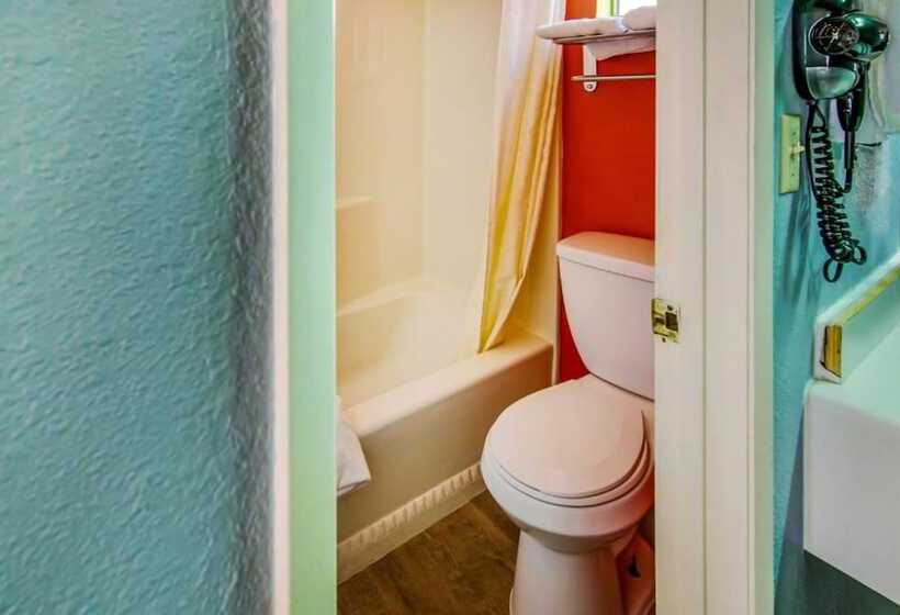 فندق Europa Ridgecrest Listing Partner