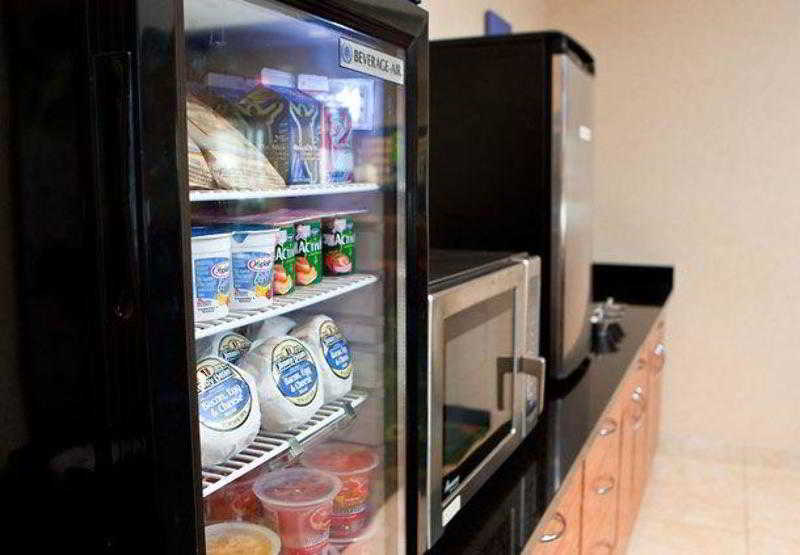 هتل Fairfield Inn & Suites Youngstown Boardman Poland