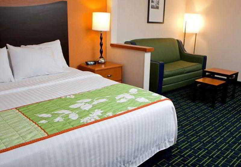 هتل Fairfield Inn & Suites Youngstown Boardman Poland
