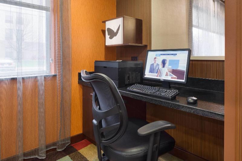 هتل Fairfield Inn & Suites Youngstown Boardman Poland