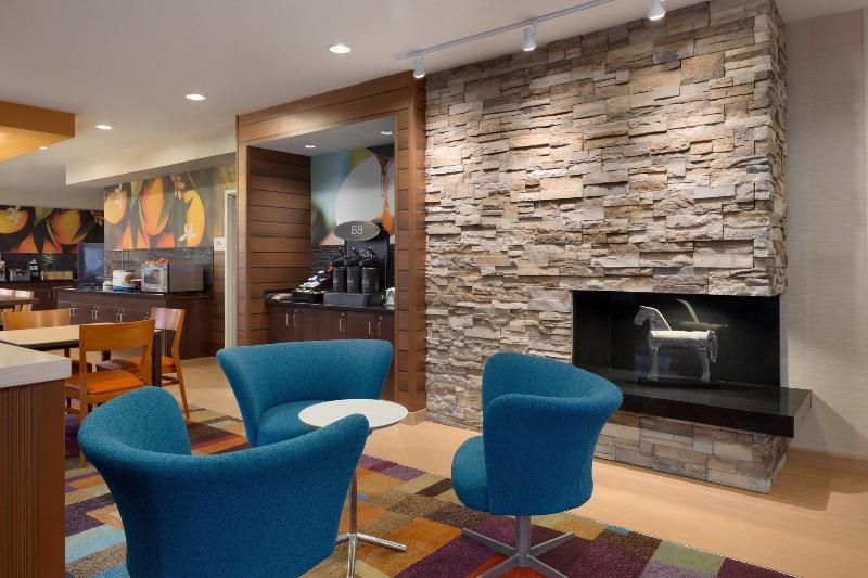 هتل Fairfield Inn & Suites Youngstown Boardman Poland