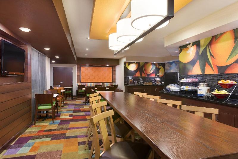 هتل Fairfield Inn & Suites Youngstown Boardman Poland