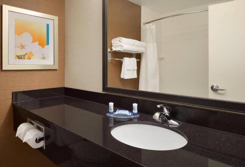 هتل Fairfield Inn & Suites Youngstown Boardman Poland
