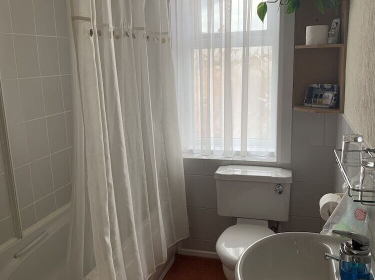 هتل Green Gables Guest House