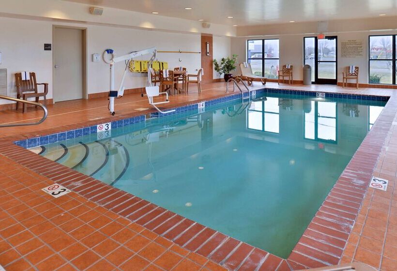 בית מלון כפרי Hampton Inn & Suites Muncie