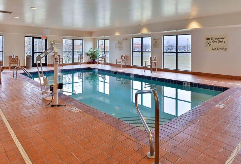 בית מלון כפרי Hampton Inn & Suites Muncie