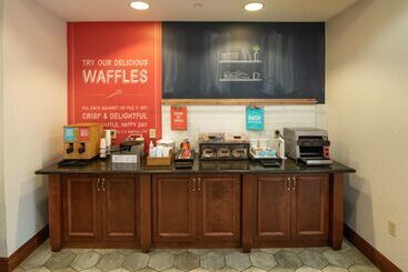 هتل Hampton Inn Presque Isle Maine