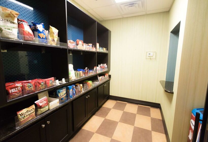 فندق Hampton Inn & Suites Middlebury