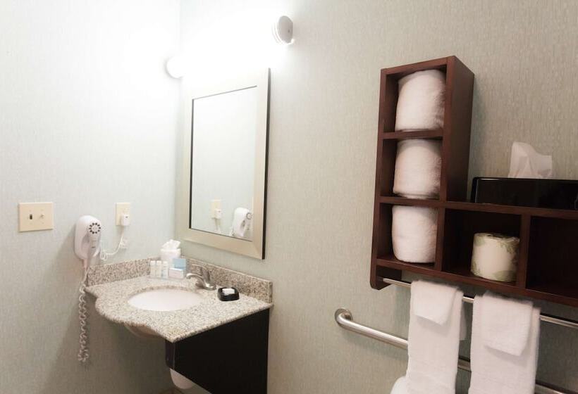 فندق Hampton Inn & Suites Middlebury