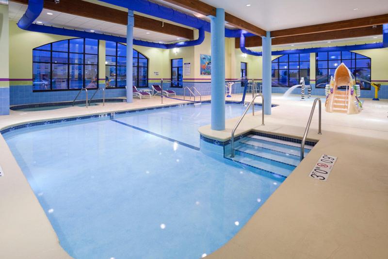 Holiday Inn Express Hotel & Suites Rogers, An Ihg
