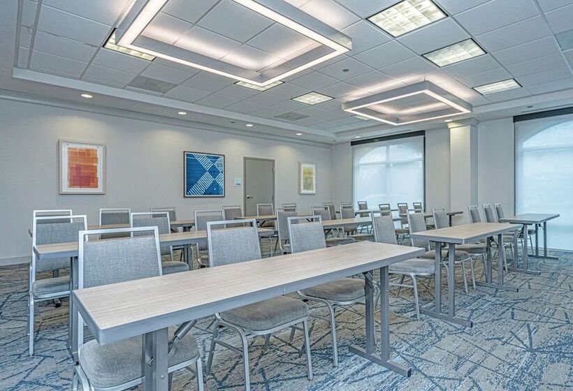 هتل Holiday Inn Express & Suites Charleston Arpt Conv Ctr Area, An Ihg