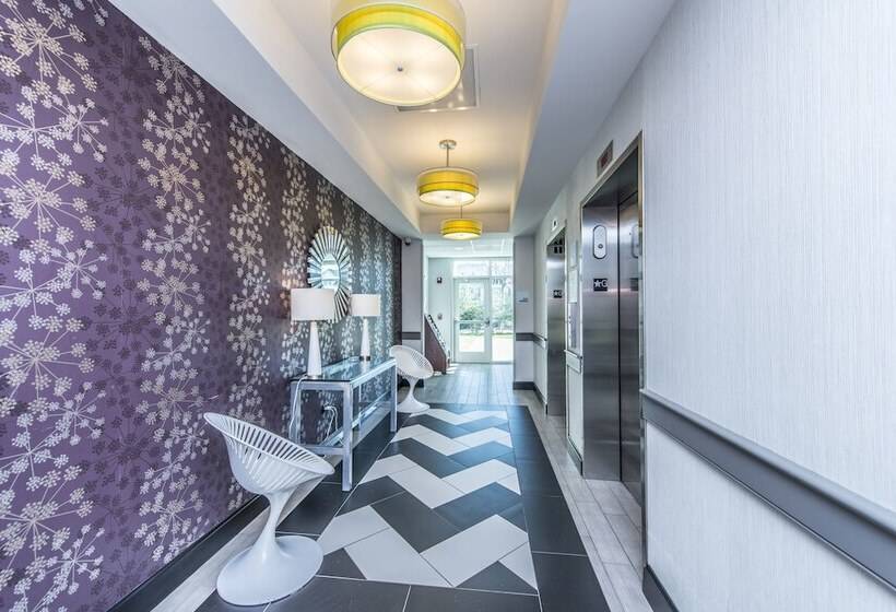 هتل Holiday Inn Express & Suites Charleston Arpt Conv Ctr Area, An Ihg