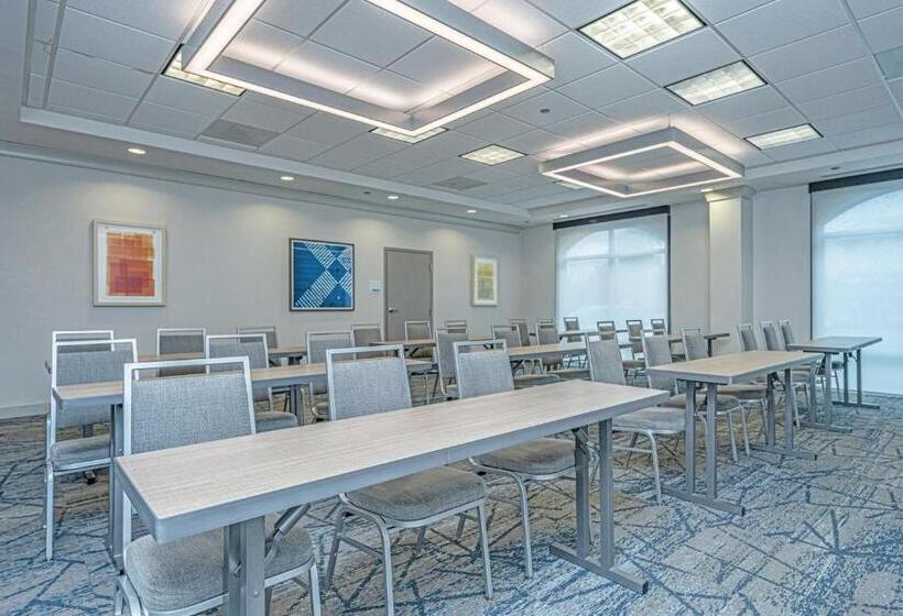 هتل Holiday Inn Express & Suites Charleston Arpt Conv Ctr Area, An Ihg