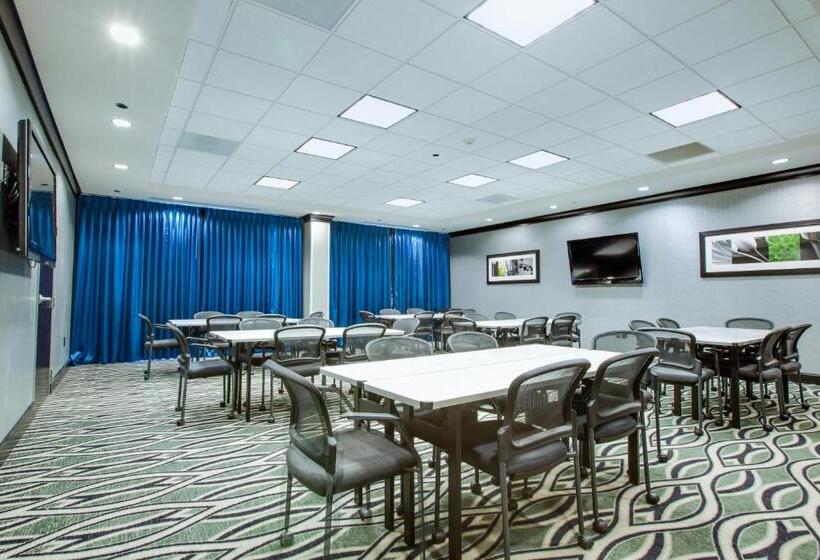 هتل Holiday Inn Express & Suites Charleston Arpt Conv Ctr Area, An Ihg