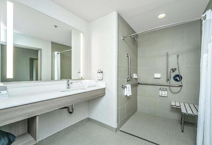هتل Holiday Inn Express & Suites Charleston Arpt Conv Ctr Area, An Ihg