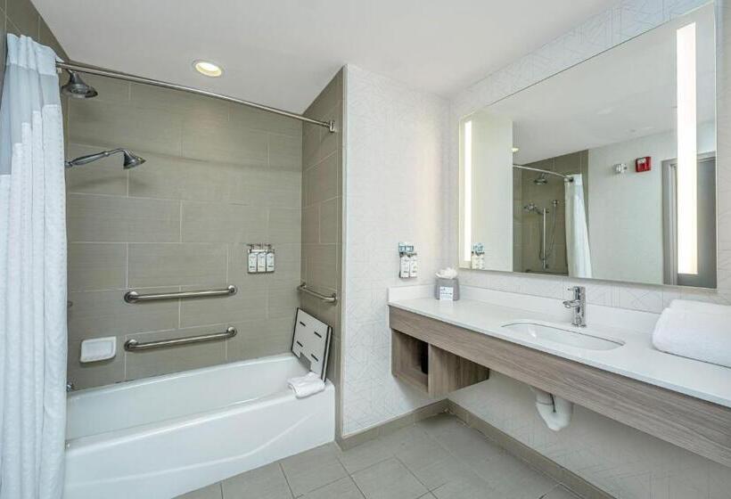 هتل Holiday Inn Express & Suites Charleston Arpt Conv Ctr Area, An Ihg