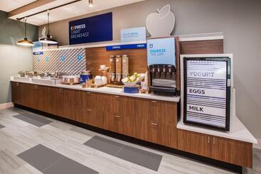 هتل Holiday Inn Express Philadelphia Airport, An Ihg