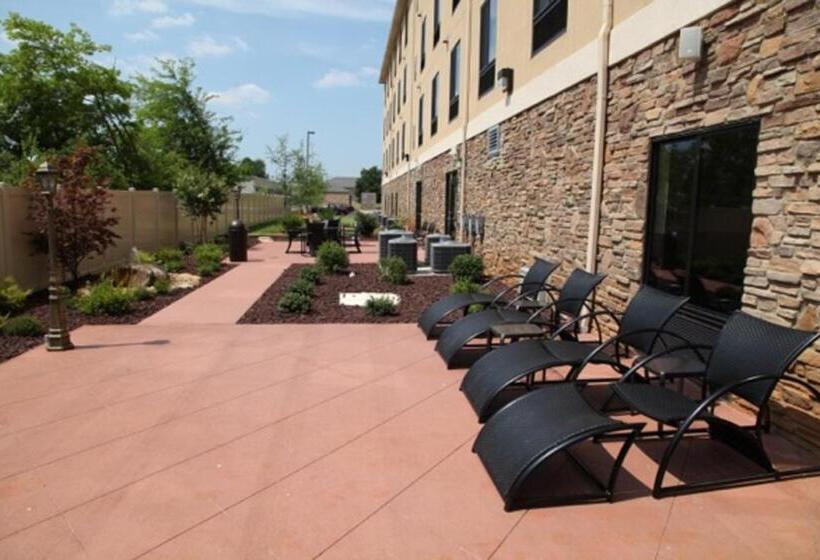 هتل Holiday Inn Express & Suites   Huntsville Airport, An Ihg