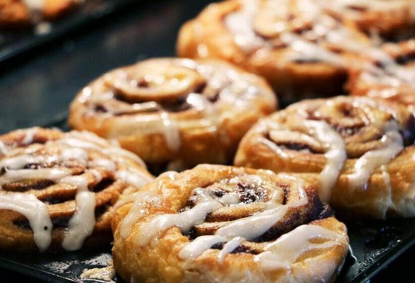 هتل Holiday Inn Express & Suites   Huntsville Airport, An Ihg