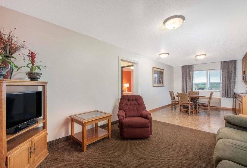 Howard Johnson By Wyndham Oacoma Hotel & Suites