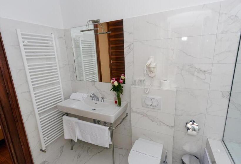 هتل Jupiter Luxury