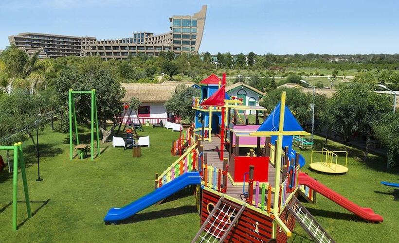 هتل Noah S Ark Deluxe  & Spa