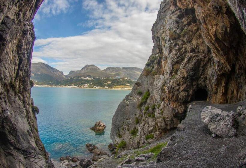 هتل Plakias Bay