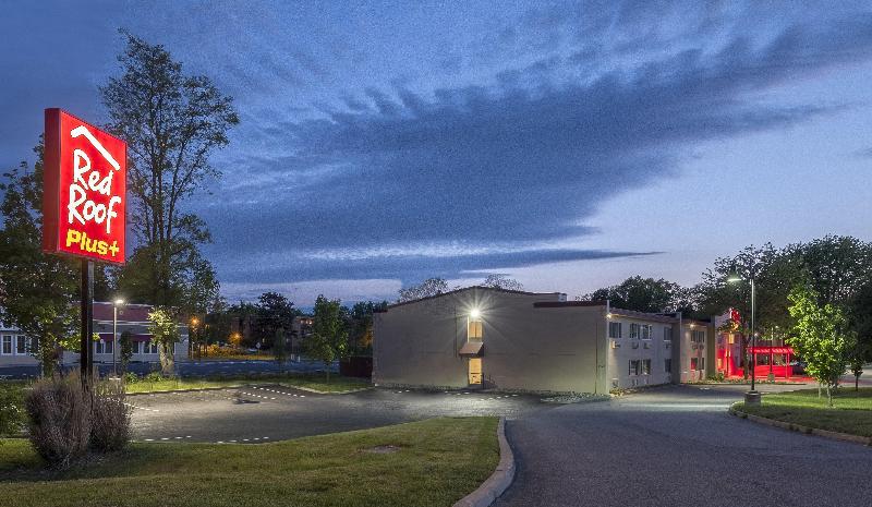 هتل Red Roof Inn Plus+ Poughkeepsie