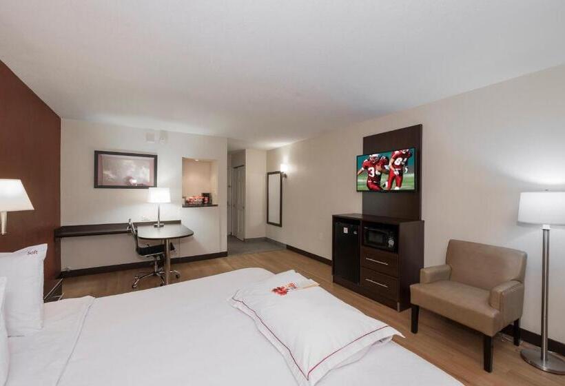 هتل Red Roof Inn Plus+ Poughkeepsie