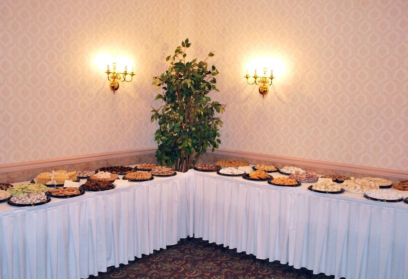 בית מלון כפרי Rodeway Inn & Suites Myerstown   Lebanon