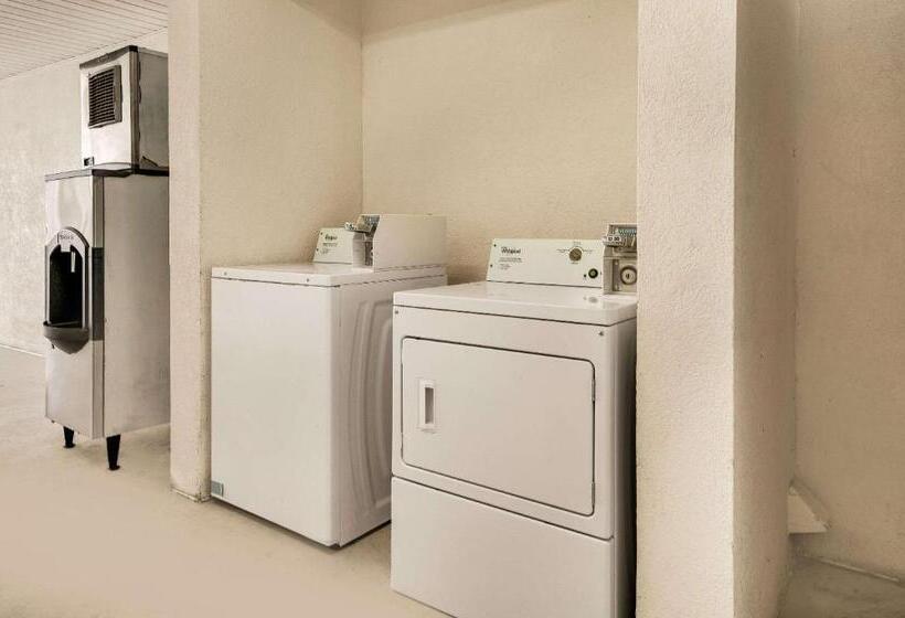 فندق Rodeway Inn