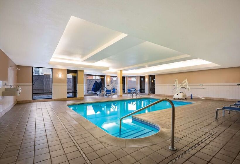 בית מלון כפרי Sonesta Select Detroit Novi