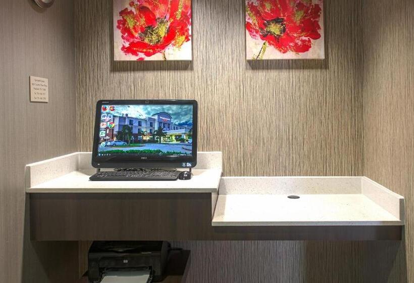 هتل Springhill Suites Houston Pearland
