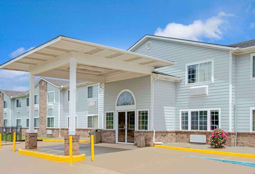 فندق Super 8 By Wyndham Riverside/kansas City