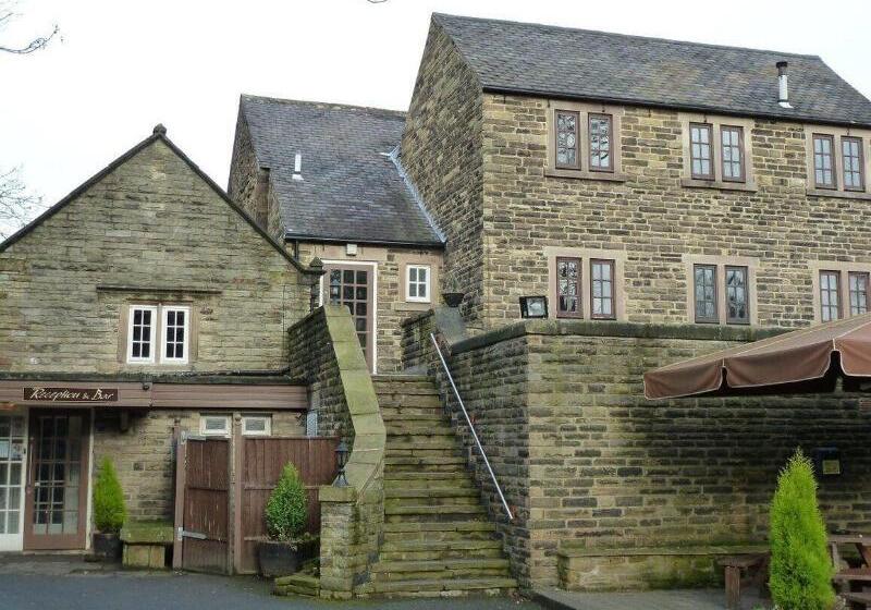 هتل The Manor House