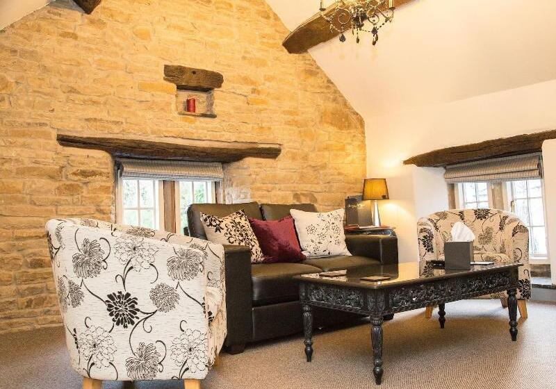 هتل The Manor House